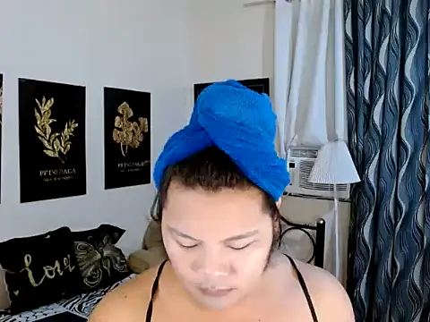 TSbrianaHugeCock online show from February 2, 4:27 pm