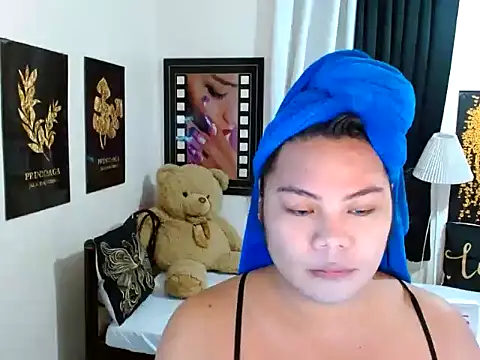 TSbrianaHugeCock online show from March 14, 1:49 pm