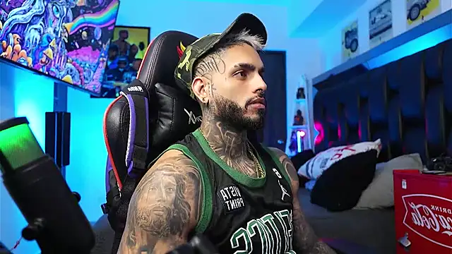 logan hugh8 online show from February 13, 3:30 pm