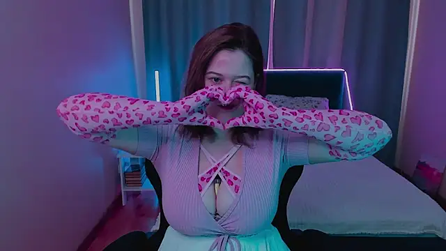 HelenHartt online show from March 7, 9:17 am