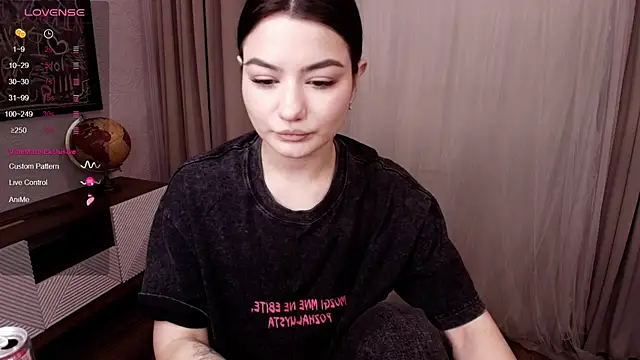 Snapshot of Dark_Moni chatting on October 19, 2:45 am Dark Moni online show from October 19, 2:45 am