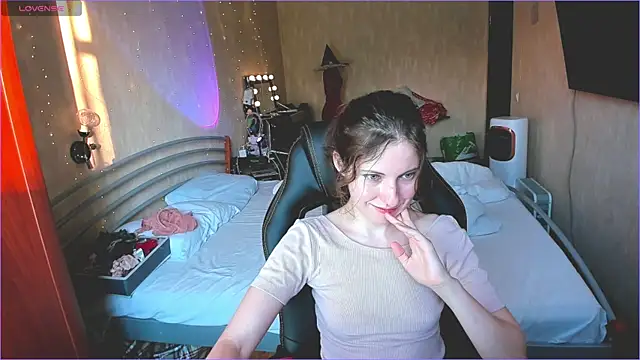 Snapshot of Agata_in_Wonderland chatting on September 16, 1:56 pm Agata in Wonderland online show from September 16, 1:56 pm