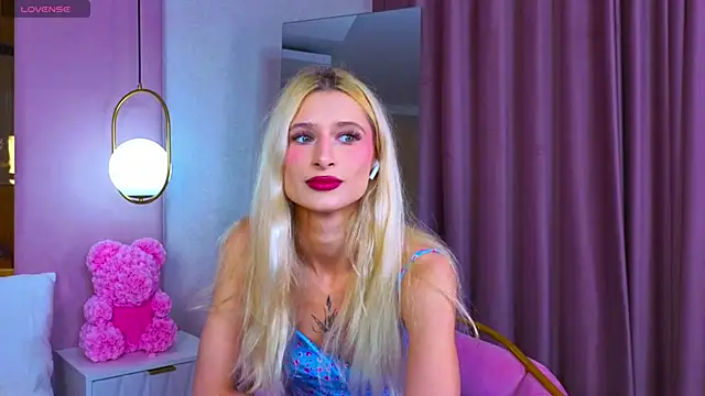 Monica Leen online show from November 11, 6:24 am