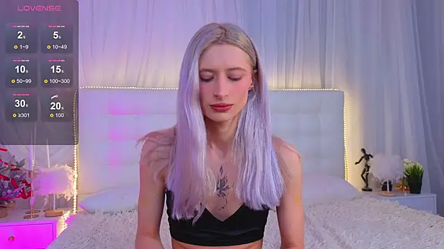 Monica Leen online show from February 10, 6:28 am