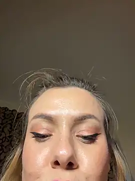 emmasweett11 online show from October 19, 1:56 pm