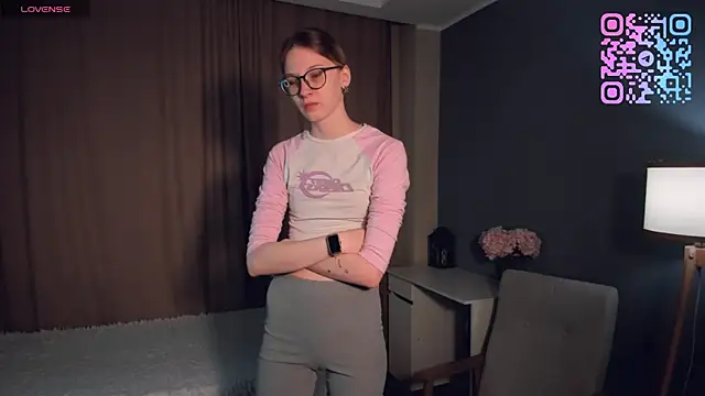 SharylSmalt online show from April 10, 1:11 am