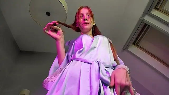 Snapshot of FoxieKiss chatting on October 2, 3:30 pm FoxieKiss online show from October 2, 3:30 pm