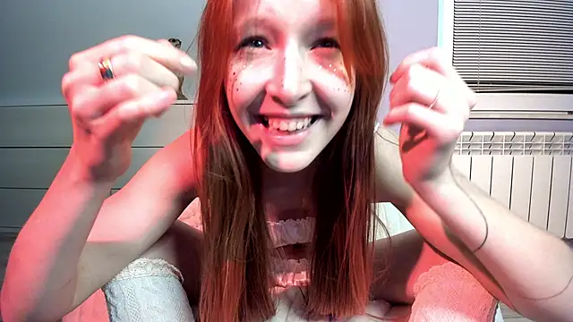 Snapshot of FoxieKiss chatting on November 2, 4:20 pm FoxieKiss online show from November 2, 4:20 pm