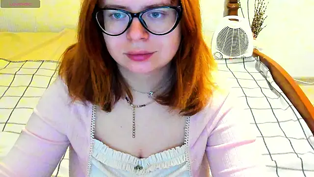 Snapshot of MilisaSweet777 chatting on February 17, 8:26 pm MilisaSweet777 online show from February 17, 8:26 pm