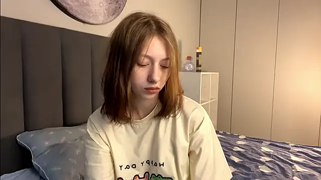 Snapshot of EllieDream chatting on September 23, 7:33 am EllieDream online show from September 23, 7:33 am