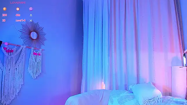 Snapshot of MilliMouse chatting on February 17, 10:27 pm MilliMouse online show from February 17, 10:27 pm