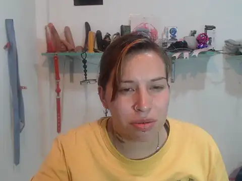 Snapshot of cloequeen15 chatting on September 22, 5:59 pm cloequeen15 online show from September 22, 5:59 pm