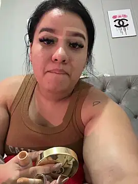 Aliciawhitee online show from October 14, 12:22 am