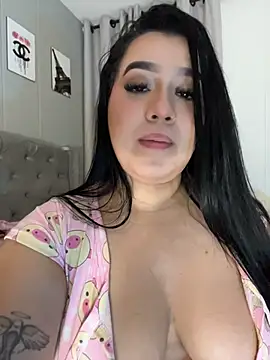Aliciawhitee online show from June 25, 1:49 am