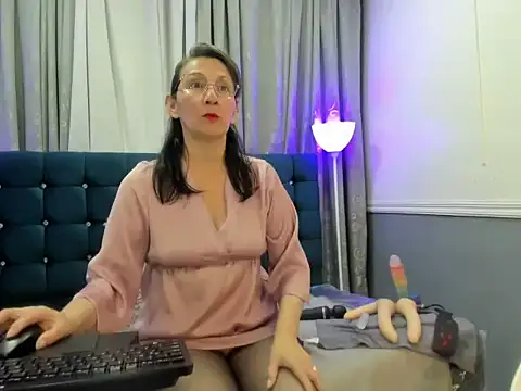 Snapshot of Oriana_Jhonson chatting on May 27, 12:29 am Oriana Jhonson online show from May 27, 12:29 am