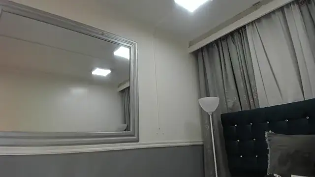 Snapshot of Oriana_Jhonson chatting on June 2, 12:45 am Oriana Jhonson online show from June 2, 12:45 am