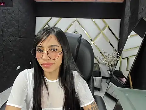 hazel 18  online show from May 7, 5:51 pm
