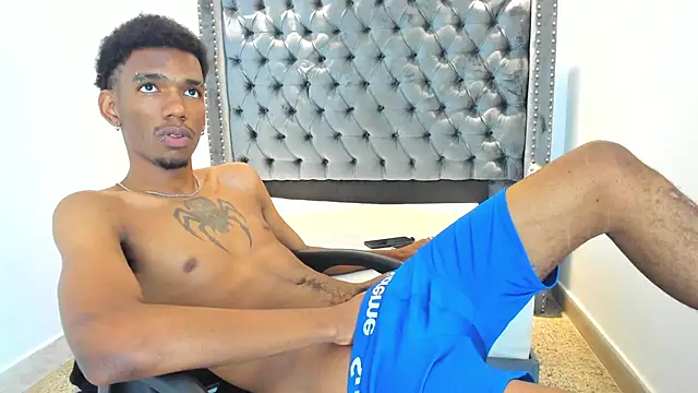 Snapshot of nero_reyd chatting on April 18, 7:58 pm nero reyd online show from April 18, 7:58 pm