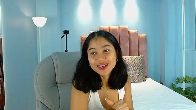 Milaa Star  online show from February 11, 4:06 am