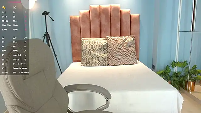 Milaa Star  online show from February 24, 3:48 am