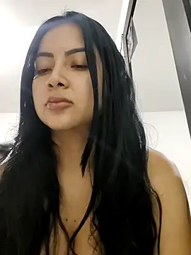 Snapshot of MayteCullen chatting on October 25, 6:43 am MayteCullen online show from October 25, 6:43 am