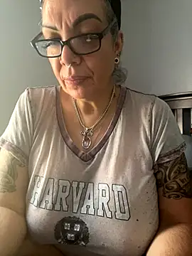 dieseldame1313 online show from November 13, 8:30 pm