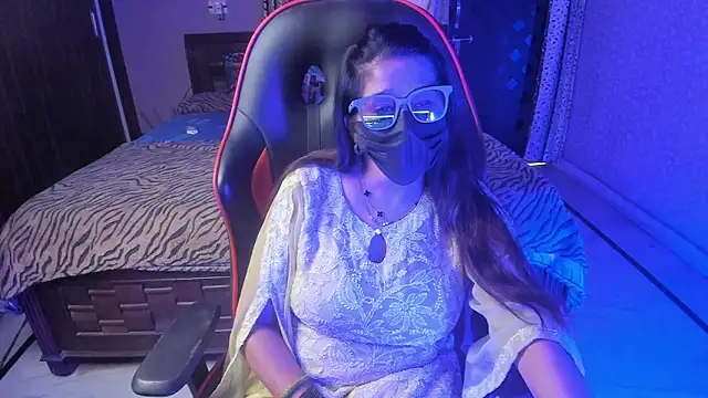 ShylaGill online show from October 18, 11:00 am