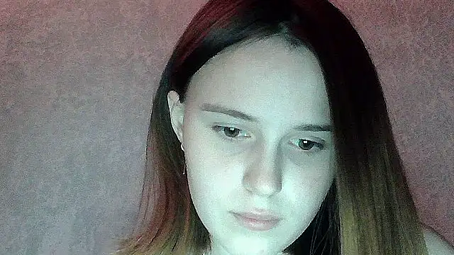 Snapshot of SweetLoraa chatting on October 31, 3:57 pm SweetLoraa online show from October 31, 3:57 pm