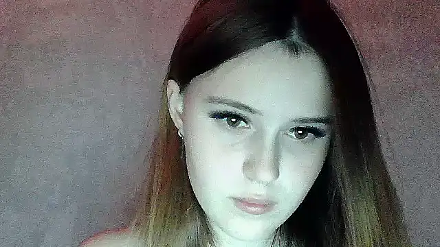 Snapshot of SweetLoraa chatting on November 6, 4:19 pm SweetLoraa online show from November 6, 4:19 pm