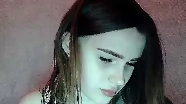 Snapshot of SweetLoraa chatting on November 12, 7:35 pm SweetLoraa online show from November 12, 7:35 pm