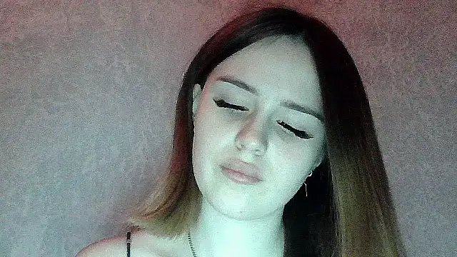 Snapshot of SweetLoraa chatting on November 25, 3:01 pm SweetLoraa online show from November 25, 3:01 pm