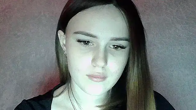 Snapshot of SweetLoraa chatting on December 19, 4:41 am SweetLoraa online show from December 19, 4:41 am