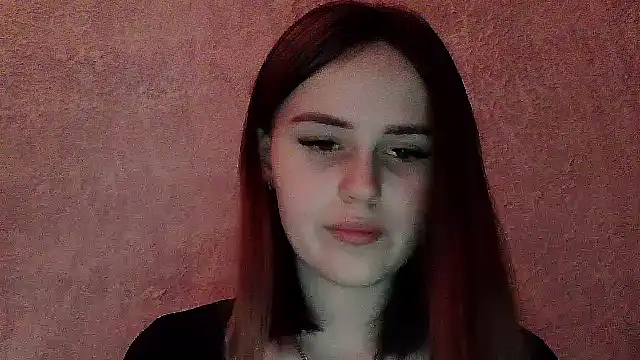 Snapshot of SweetLoraa chatting on December 19, 4:47 pm SweetLoraa online show from December 19, 4:47 pm