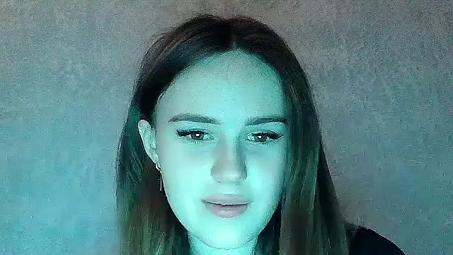 Snapshot of SweetLoraa chatting on December 20, 1:40 pm SweetLoraa online show from December 20, 1:40 pm