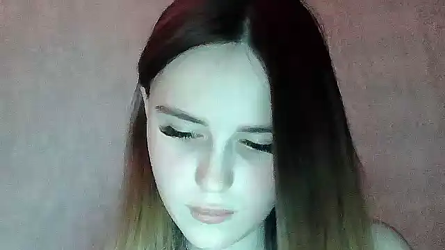 Snapshot of SweetLoraa chatting on January 5, 5:49 pm SweetLoraa online show from January 5, 5:49 pm