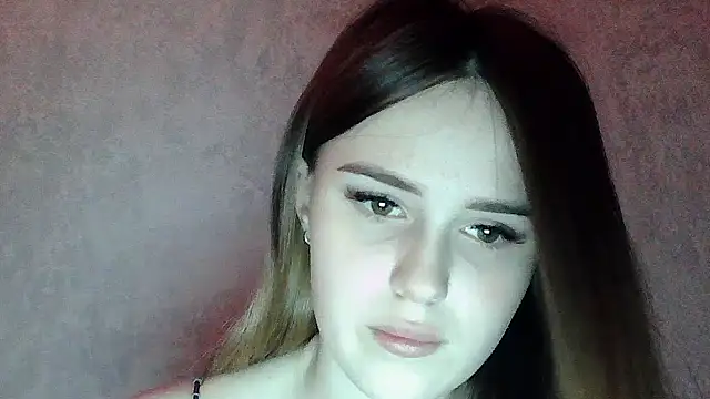 Snapshot of SweetLoraa chatting on February 2, 5:33 pm SweetLoraa online show from February 2, 5:33 pm