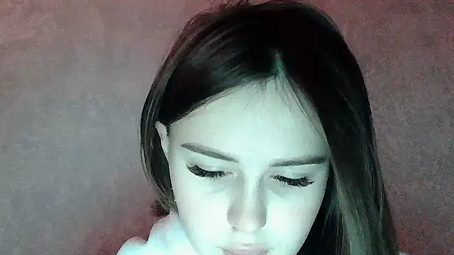 Snapshot of SweetLoraa chatting on February 6, 3:59 pm SweetLoraa online show from February 6, 3:59 pm