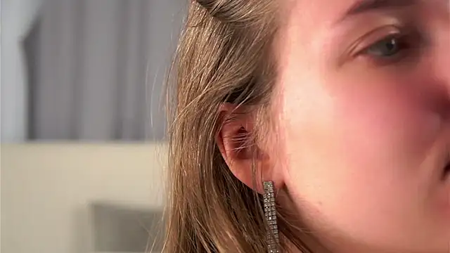 KarriBrownd online show from September 9, 1:05 am