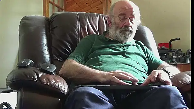 Snapshot of janzer13 chatting on June 30, 1:12 pm janzer13 online show from June 30, 1:12 pm