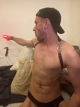 sexbooy27 online show from October 26, 10:36 pm