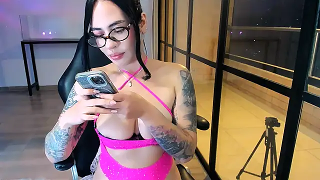 Snapshot of your_babydoll_ chatting on April 20, 5:21 am your babydoll online show from April 20, 5:21 am