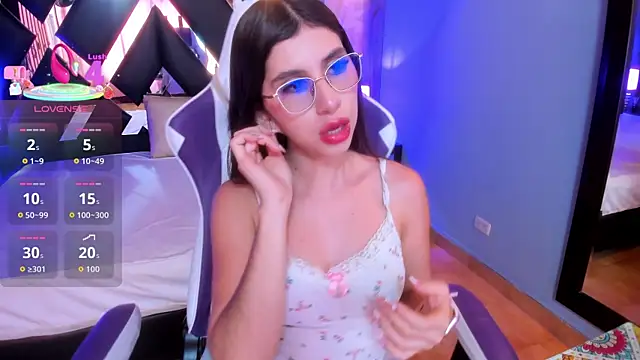 Emma Petiite online show from January 9, 6:42 pm