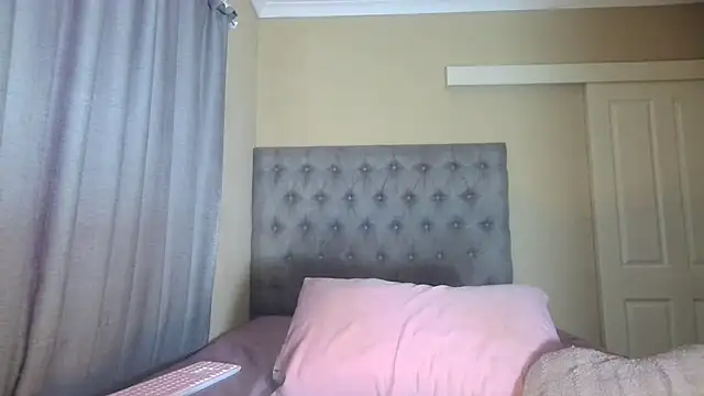 nanababe1 online show from March 18, 8:25 am