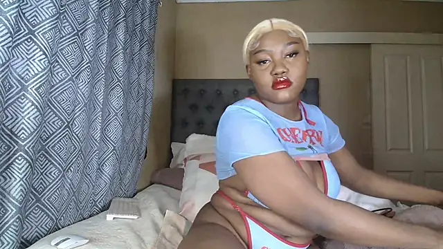 nanababe1 online show from May 16, 6:32 am