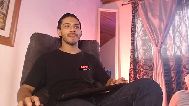 ArturoCardona  online show from May 30, 2:36 pm