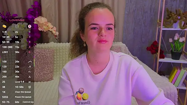 Snapshot of Luisa_Rosee chatting on May 29, 6:50 pm Luisa Rosee online show from May 29, 6:50 pm