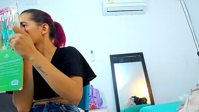 Snapshot of cris_dulce chatting on December 16, 12:04 am cris dulce online show from December 16, 12:04 am