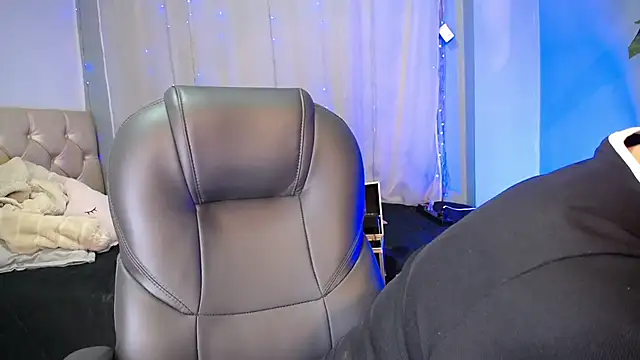 Lulugh  online show from November 14, 7:23 pm