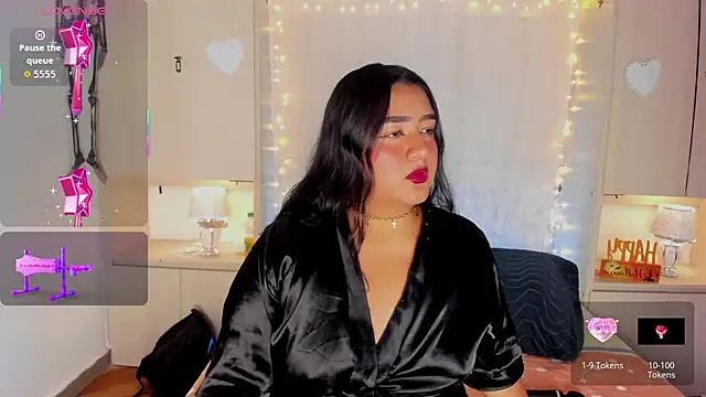 LilyWhitney online show from October 29, 4:15 am