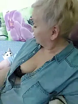 Snapshot of ForgeMeNot51 chatting on February 24, 5:38 am ForgeMeNot51 online show from February 24, 5:38 am